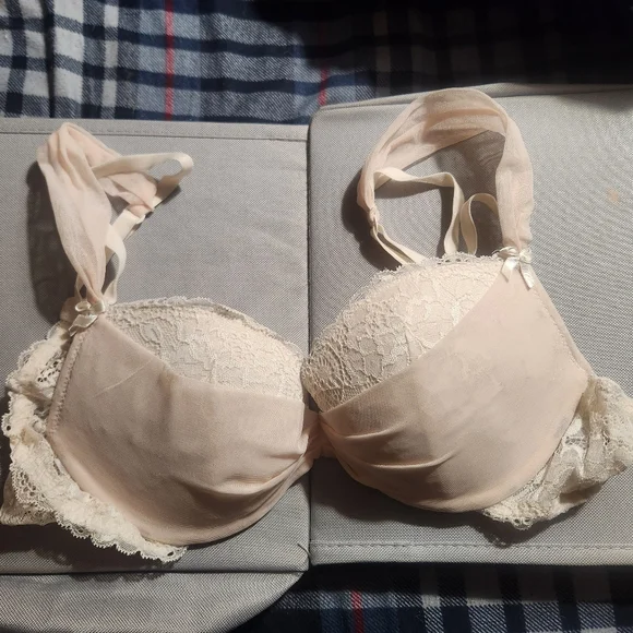 Lace Pink Bra - Picture 2 of 6